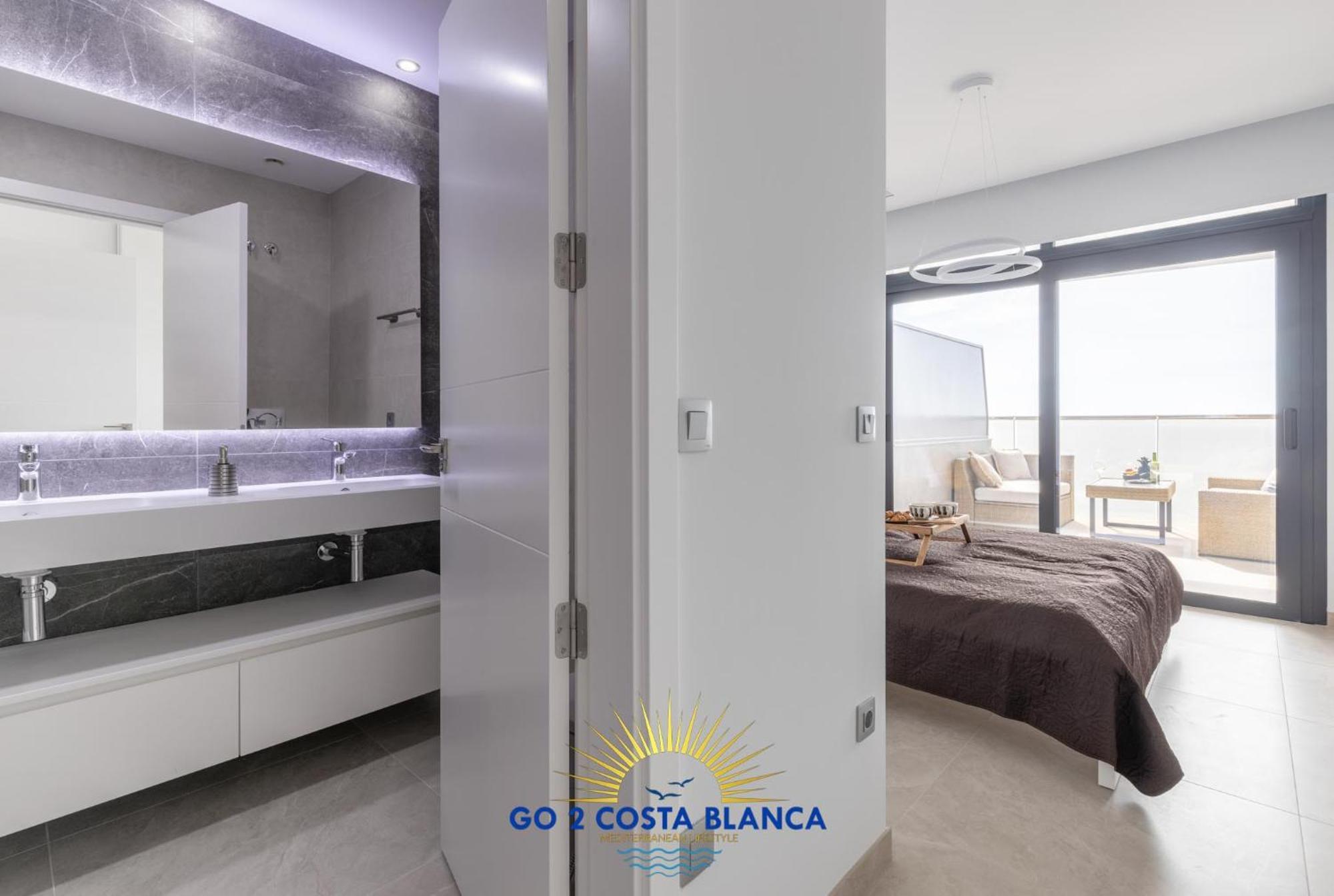 Sunset Cliffs Deluxe Apartment เบนิดอร์ม ภายนอก รูปภาพ