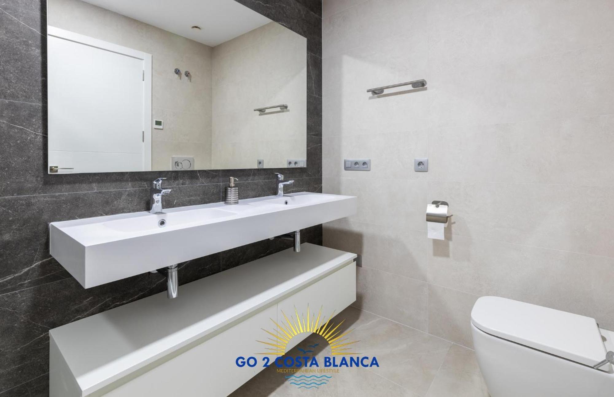Sunset Cliffs Deluxe Apartment เบนิดอร์ม ภายนอก รูปภาพ